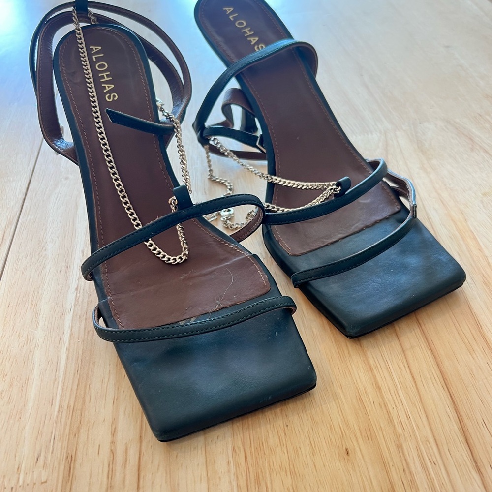 Alohas Green Strappy Women's Heels - Picture 2 of 4